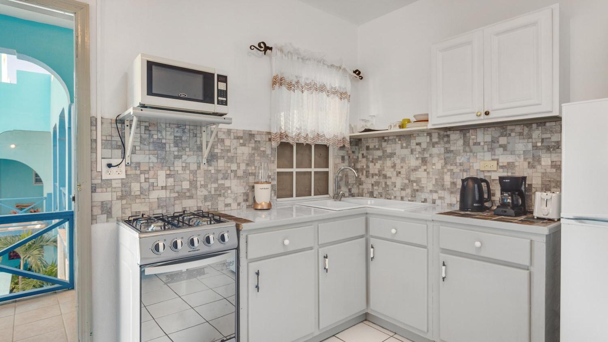 Edwards Guesthouse Sandy Ground Village Экстерьер фото